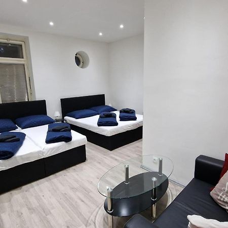 Apartment Flora - Late Check-Out At Noon 12 O Clock For Free Bratislava Exteriör bild