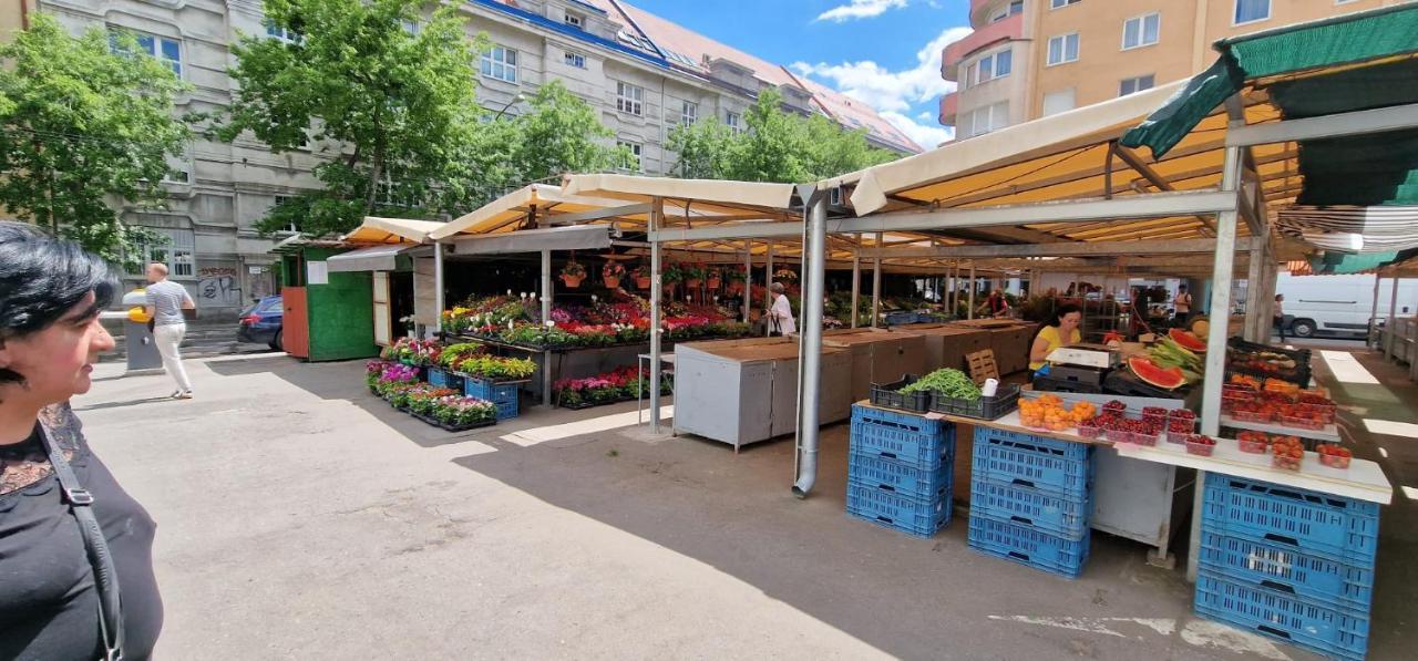 Apartment Flora - Late Check-Out At Noon 12 O Clock For Free Bratislava Exteriör bild